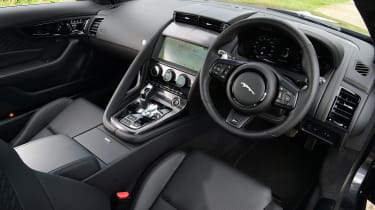 Jaguar F-Type R 75 - dashboard